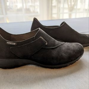 Mephisto Luce loafer. Black suede. W 7.5. see photos for details and condition.